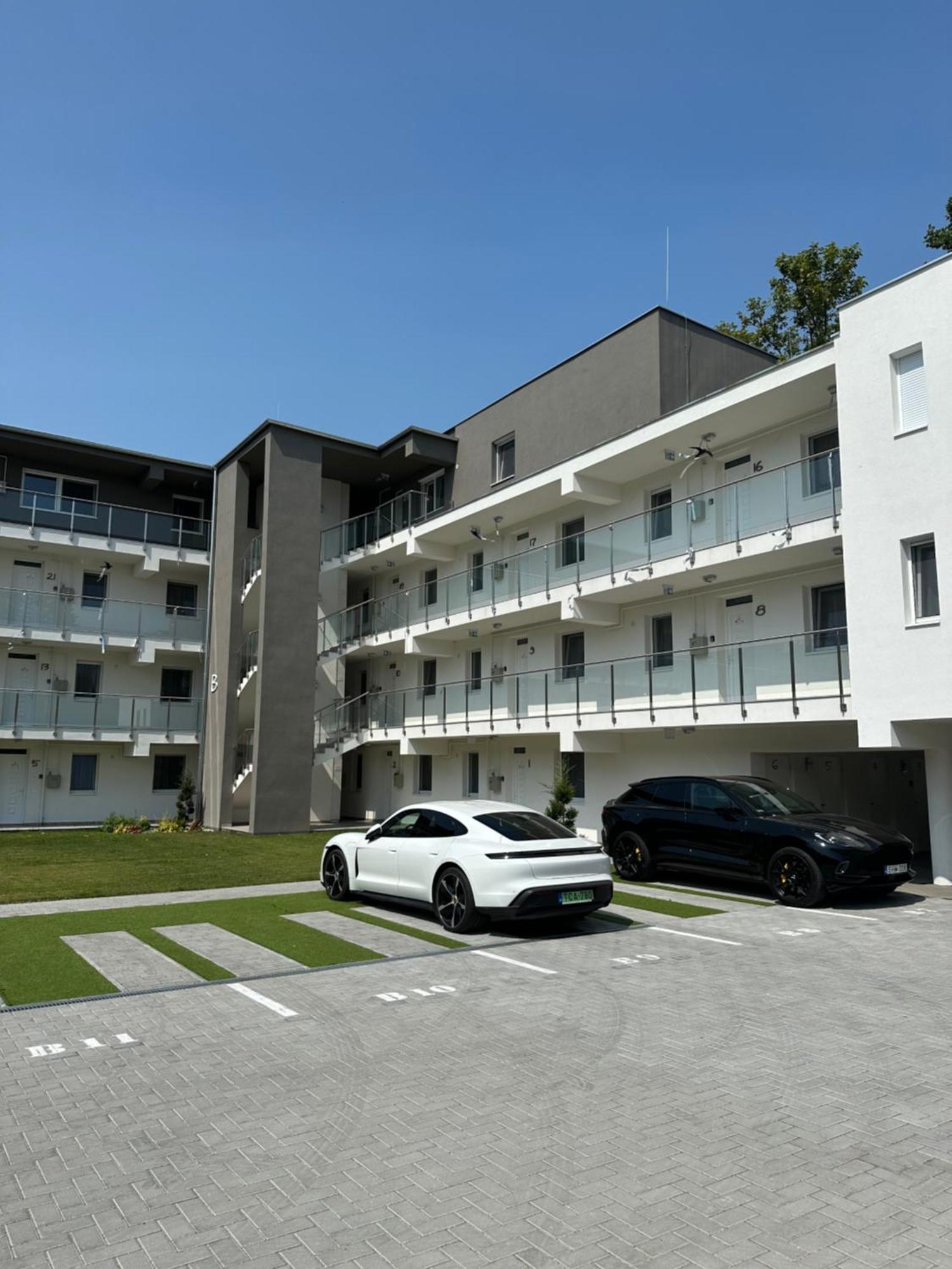 Sunshine Homes Zamardi Exterior photo
